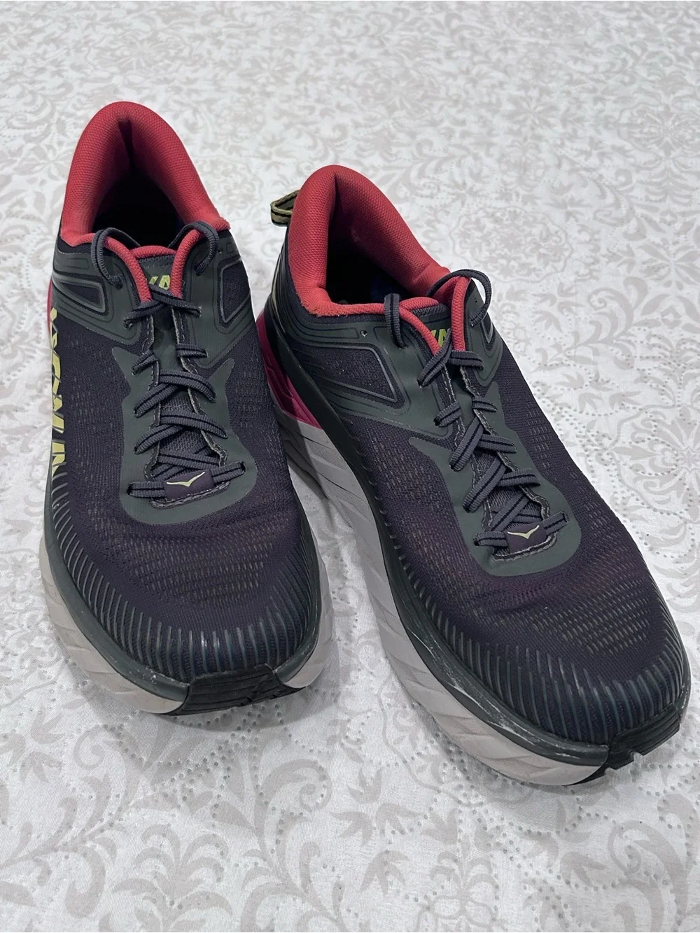 Hoka One One Men’s Size 10 Bondi 7 Color Gray Red/Orange Yellow Comfort